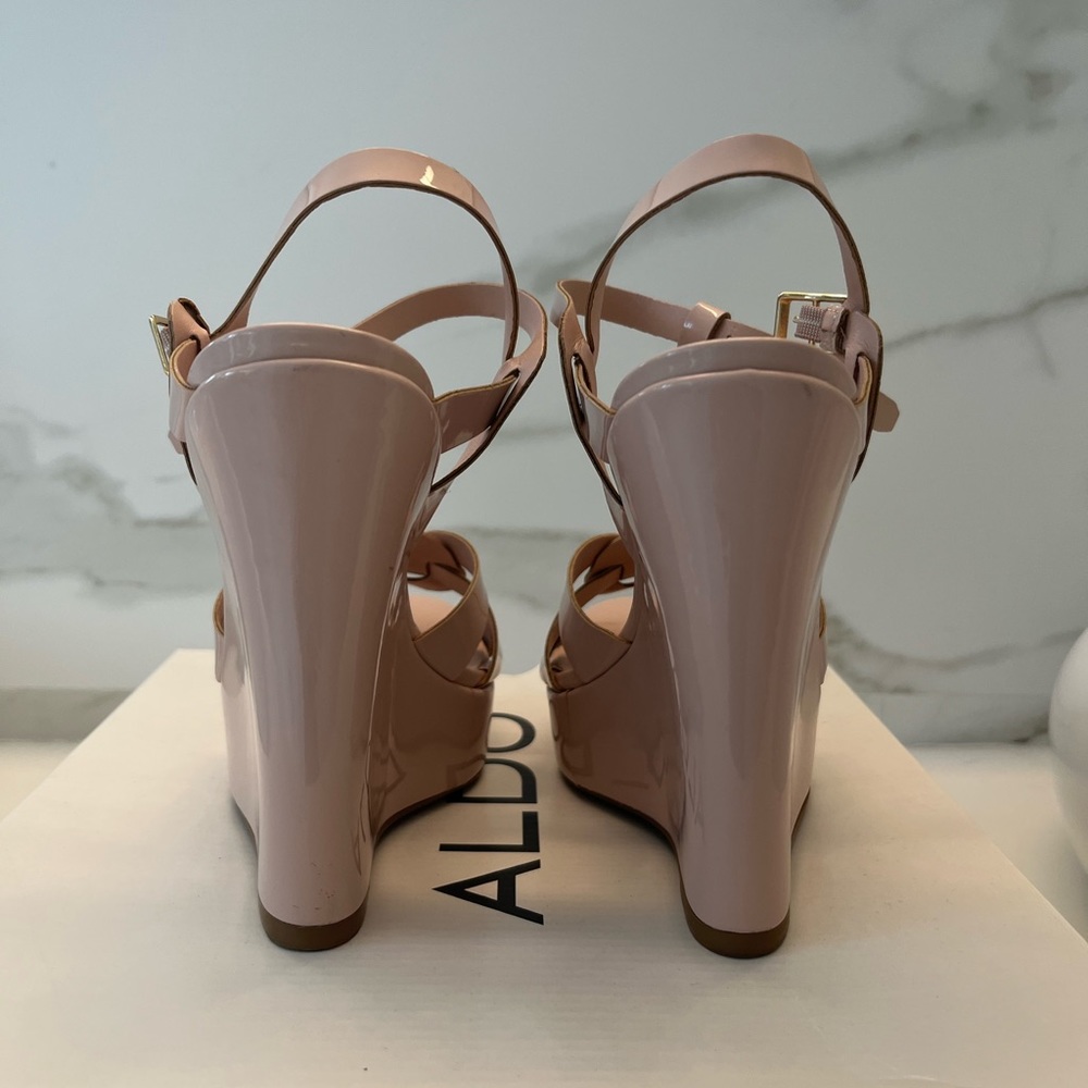 Gorgeous nude Aldo wedges - Picture 3 of 5
